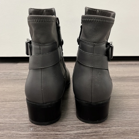 Isaac Mizrahi Live! Women’s Saran Zip Ankle Gray Suede Boot - size 9 - Picture 5 of 11